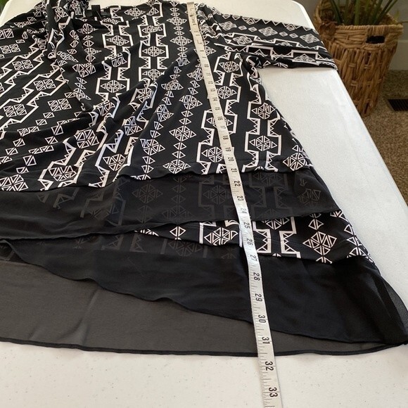 JM Collection Geo Print 3/4 Sleeve Scoop Neck Tunic Top Asymmetrical Sheer Hem - Picture 12 of 14